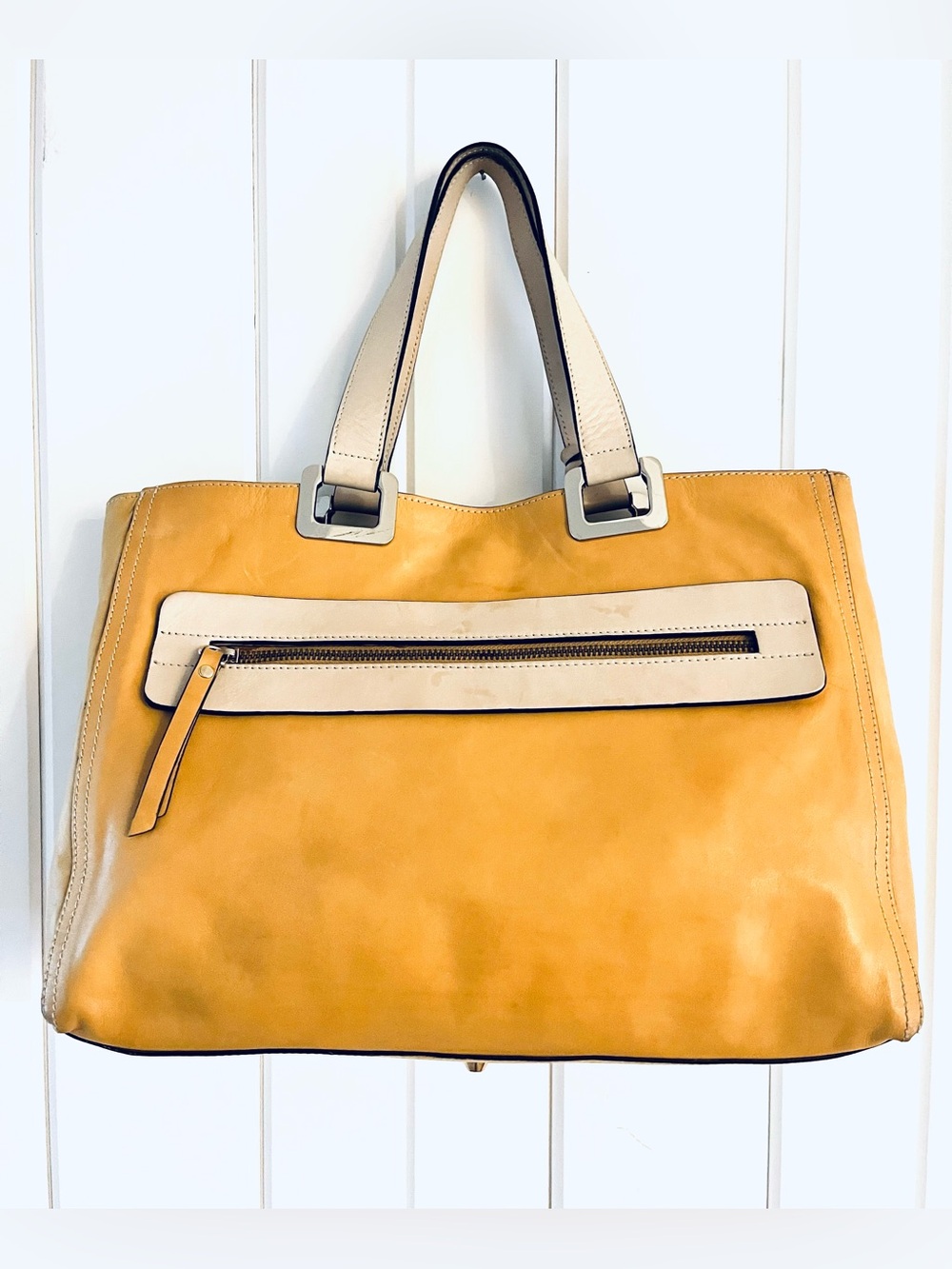 Asia Bellucci Elegant Italian Leather Yellow Shoulder Bag